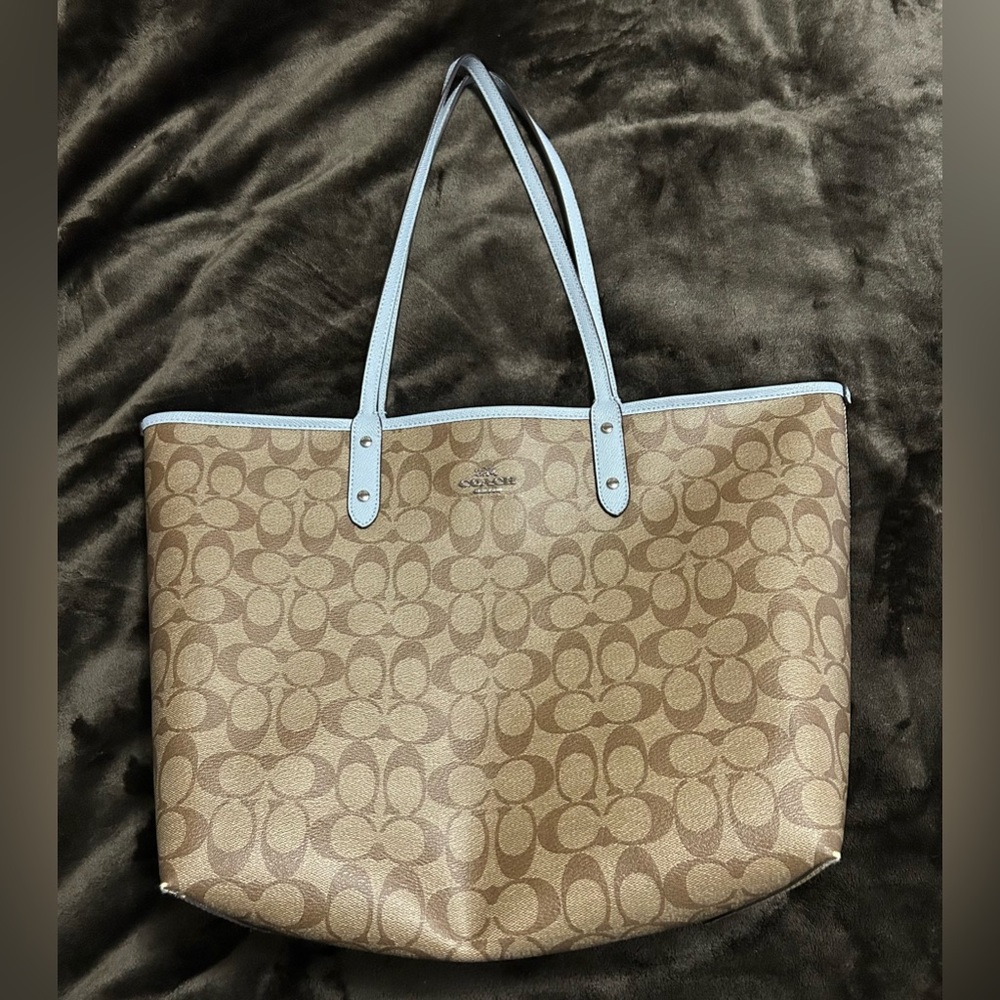 Coach reversible signature tote, wallet & pouch!!